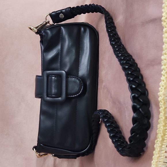 Pixi Handbags - PIXI Crossbody Bag LIKE NEW